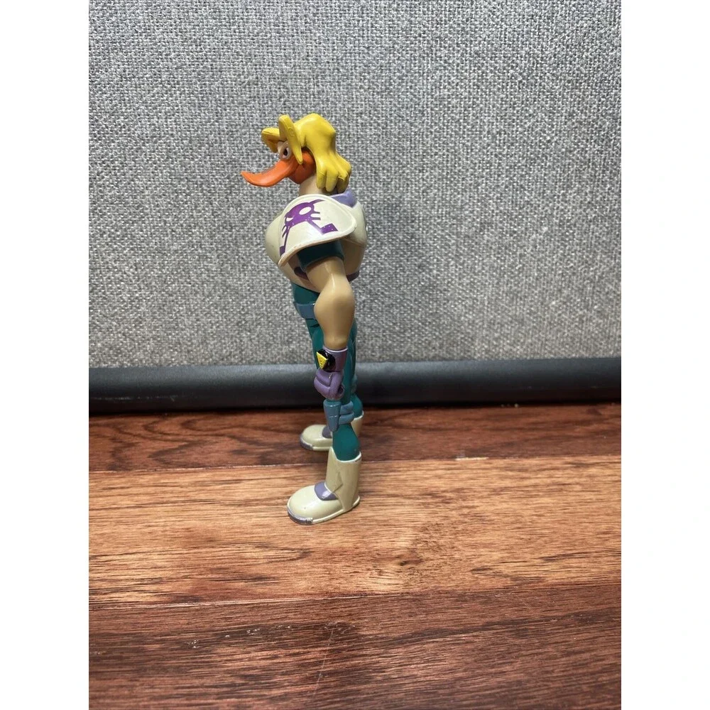Vintage 1996 Disney Mighty Ducks Weapons Expert Puck Bomber Nosedive Figure 6